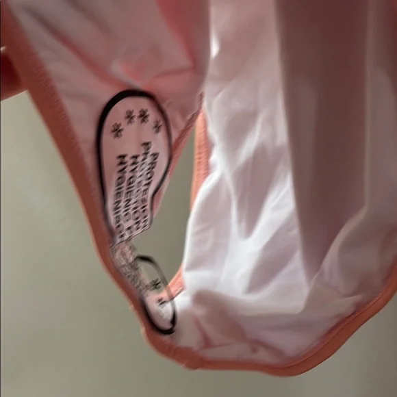 Floral one-piece Swimwear in Peach and Green with cut out - Picture 2 of 11